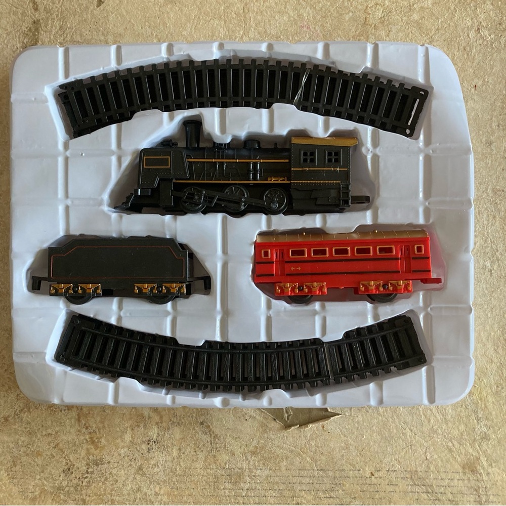 Battery Operated Train Set New - Picture 3 of 3